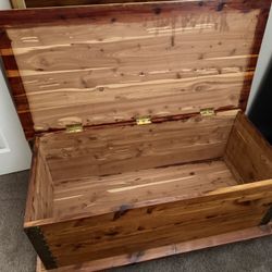Cedar storage chest