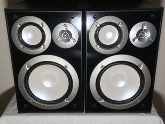 Yamaha Bookshelf Speakers NS-6490