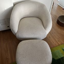 *PENDING* FREE Reading Chair w/ Ottoman