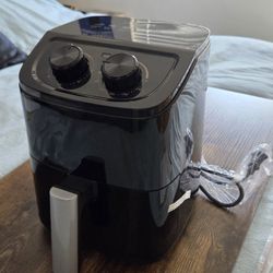 OSTBA 2.5QT Air Fryer (New & Unused, Black)