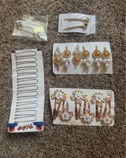 Assorted Hairpins and Hairclips