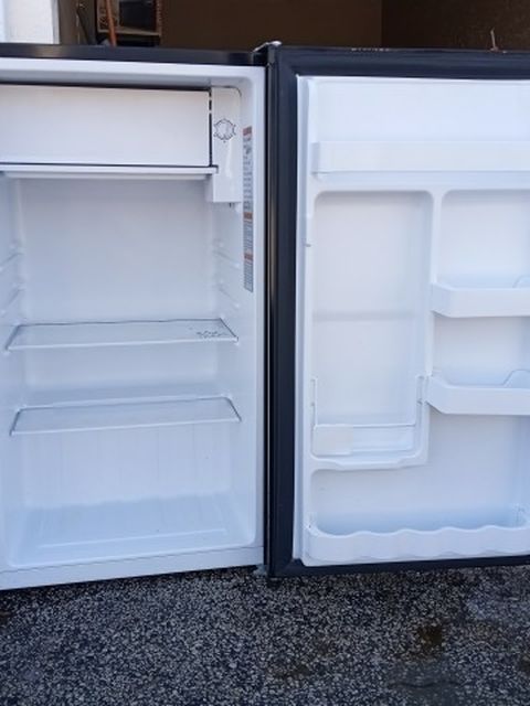 Hey There Black Mini Fridge Works Perfect With Warranty