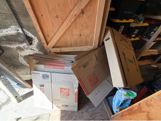 25 Heavy Duty Moving Boxes + TV Moving Box.