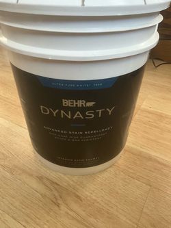 Behr Dynasty  Ultra Pure White - Interior Satin Enamel paint