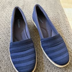 Grasshoppers , Woman’s Shoes , Navy , 7 1/2 