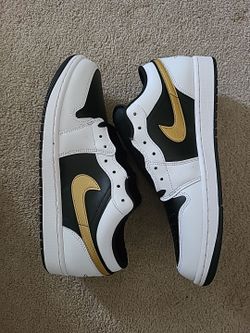 Air Jordan Retro 1 Low "Gold Swoosh" Size 12 Men