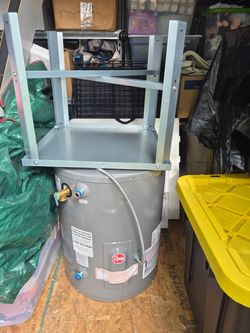 Hot water heater