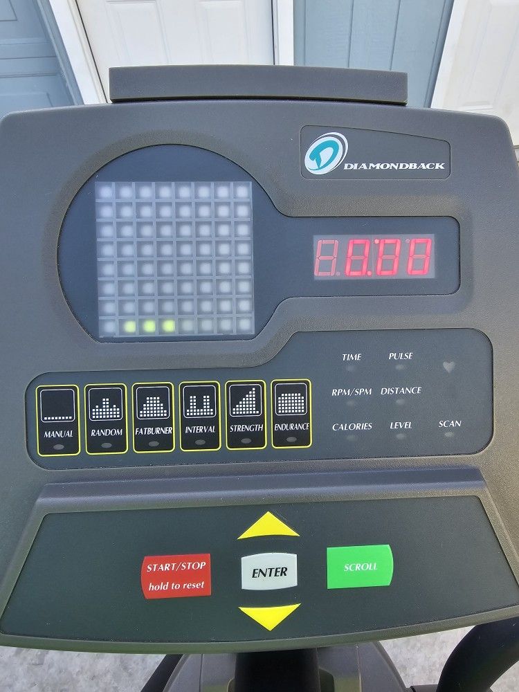 Diamondback 600 elliptical hotsell