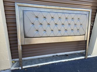 Tufted Upholstered Headboard with Crystal Buttons