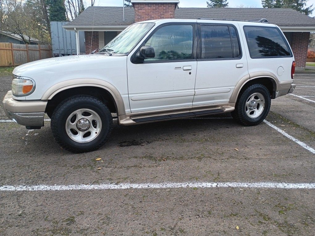 2001 Ford Explorer