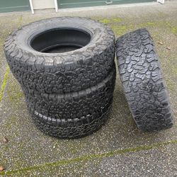 4 used LT265/70R17 tires 