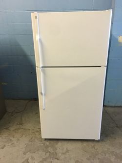 22 Cubic Foot Refrigerator