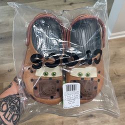 CROCS MATER BRAND NEW KIDS SZ J12