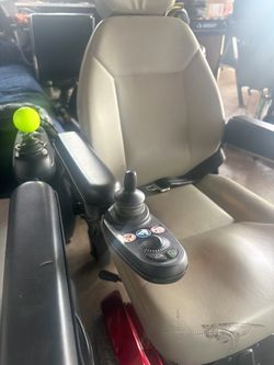 Electric wheelchair