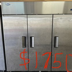 Industrial Refrigerators And Freezers