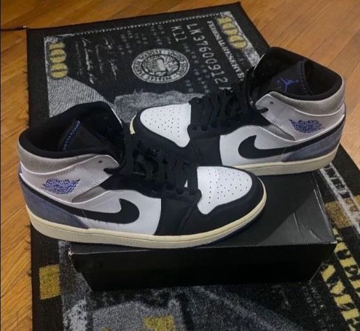 Air Jordan 1 Mid SE ‘Royal Black Toe’
