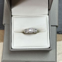 14k White Gold Diamond Band Ring