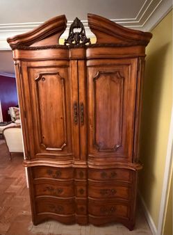 Elegant Chest/Armoire