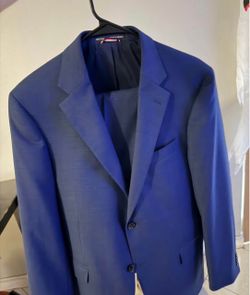 Tommy Hilfiger navy blue suit like brand new pants size 32x30 150$ obo