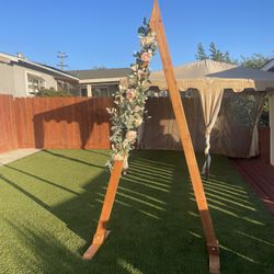 Weddding Arch Triangle (wood)