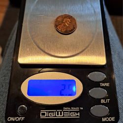 Interesting Coin 1982-Rd No Mintmark 2.5g