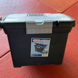 Sterilite stackable container