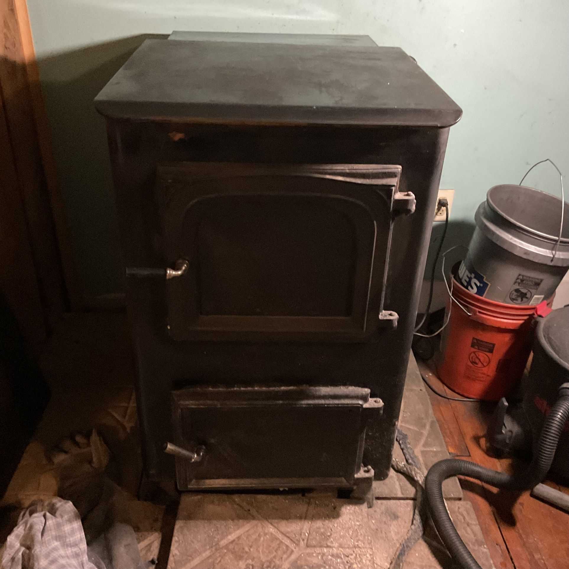 keystoker Rice Direct Vent Coal Stove