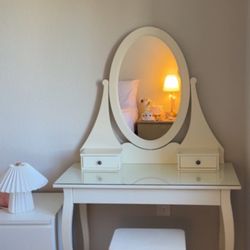 Modern Ikea Hemnes Vanity with Large Mirror – Like New – Moving Sale
