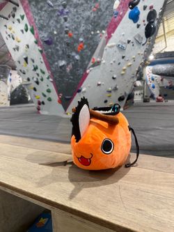 Extra Large Pochita Chalk Bag: Rock Climbing and Bouldering Plush (Chainsaw Man)