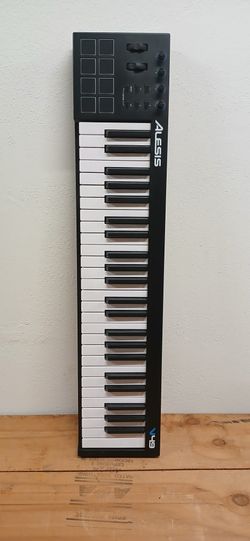 Alesis V49 USB-MIDI Keyboard Controller