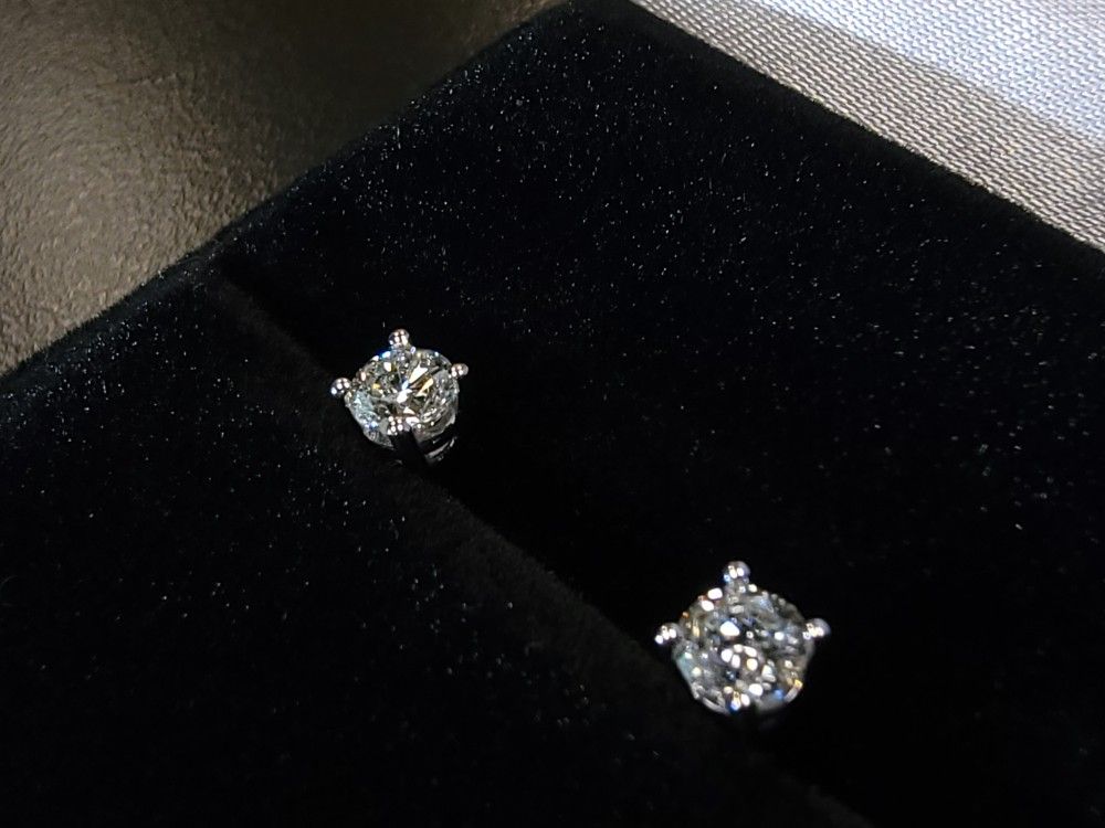 O.61ct Diamond Solitaire Earrings Si2 J Color