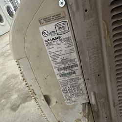 Air conditoner small window mount