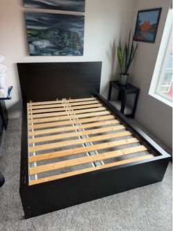 Full/Double Bed Frame (Mattress can be included)