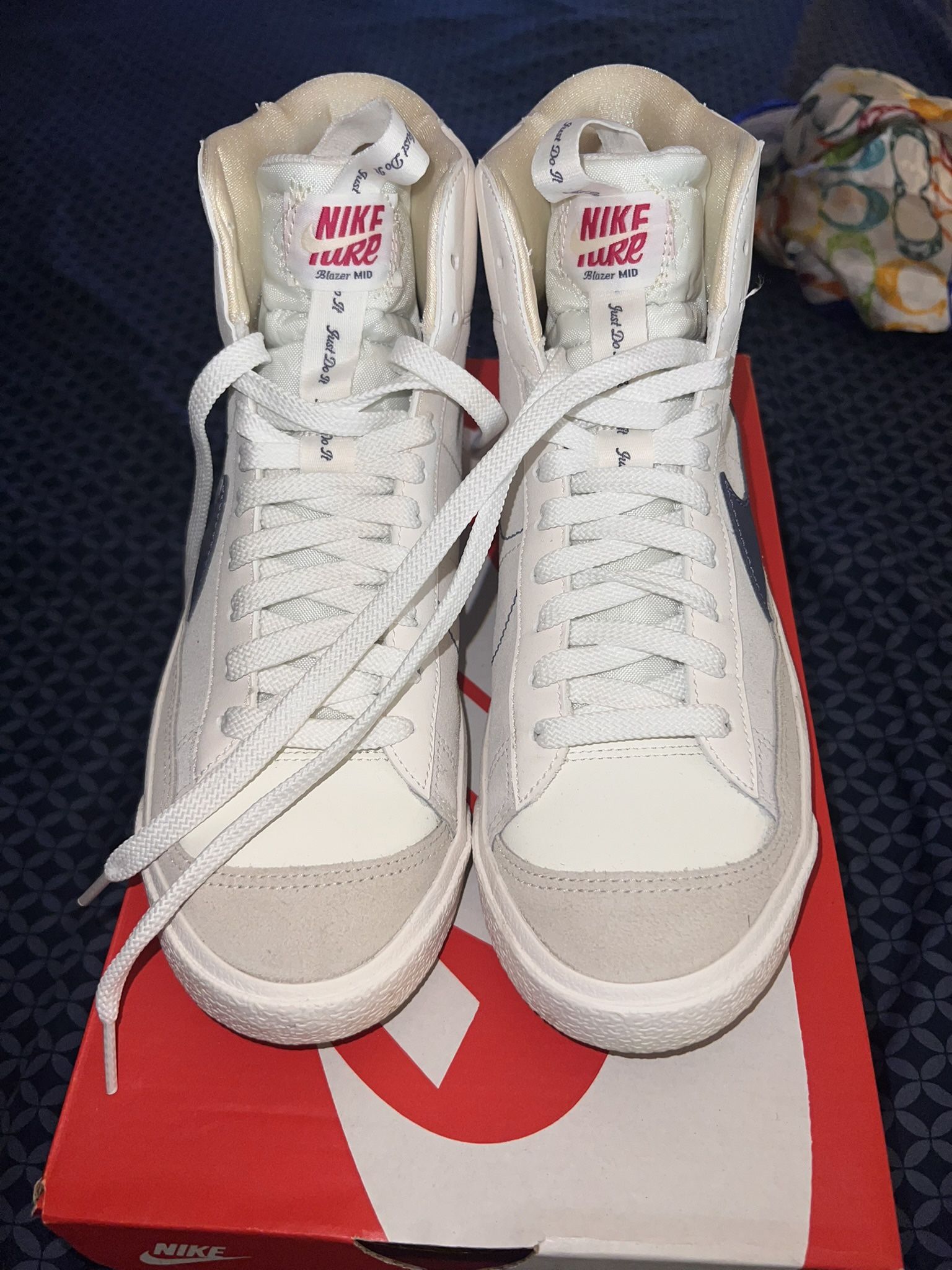 Nike Sneakers (Nike Women's Blazer Mid 77 Shoes) SIZE 7