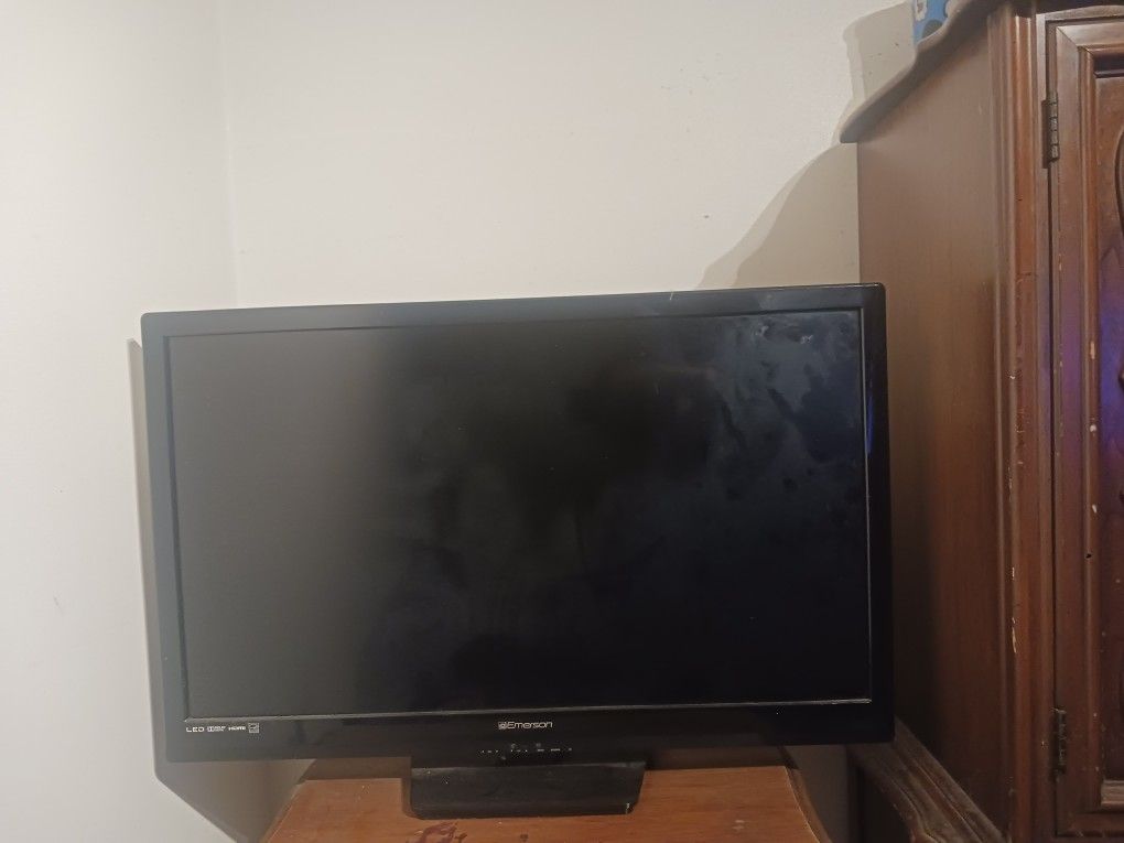 32 Inch TV " Emerson Brand "