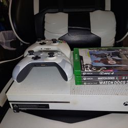 Xbox Ons S 2 Controller 3 Games 