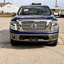 Nissan Titan Platinum Reserve 4x4