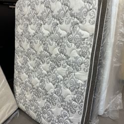 Queen Pillow Top Mattress 