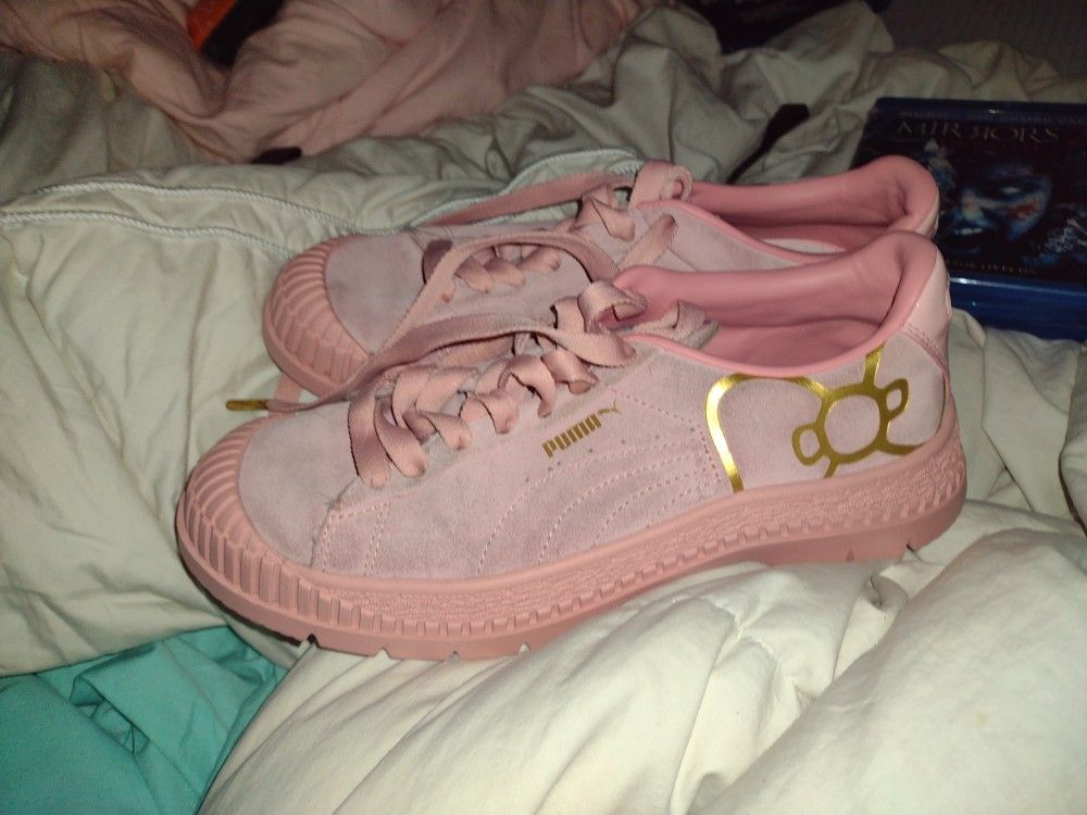 7 Hello Kitty Puma