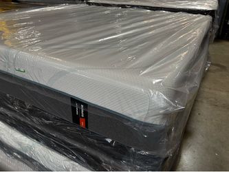 New King Tempurpedic Supreme Firm Mattress
