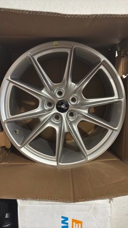 2 Ford Mustang Silver Alloy Wheel Rim