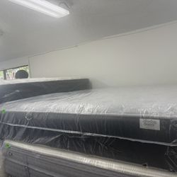 KING SIZE AMERICAN BEDDING MATTRESS & BOX SPRINGS BED SET