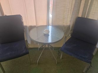 Outdoor dinette table