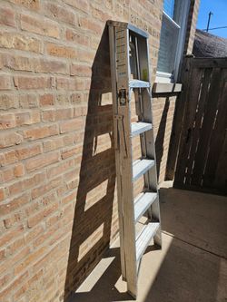 6 Ft Aluminum Ladder