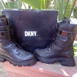 NWB DKNY women's Size 10 Combat Boots 