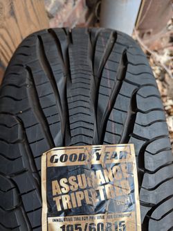 Goodyear Assurance Tripletred tire 195 60 R15