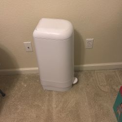 Diaper Genie With Bags *Pickup Only*