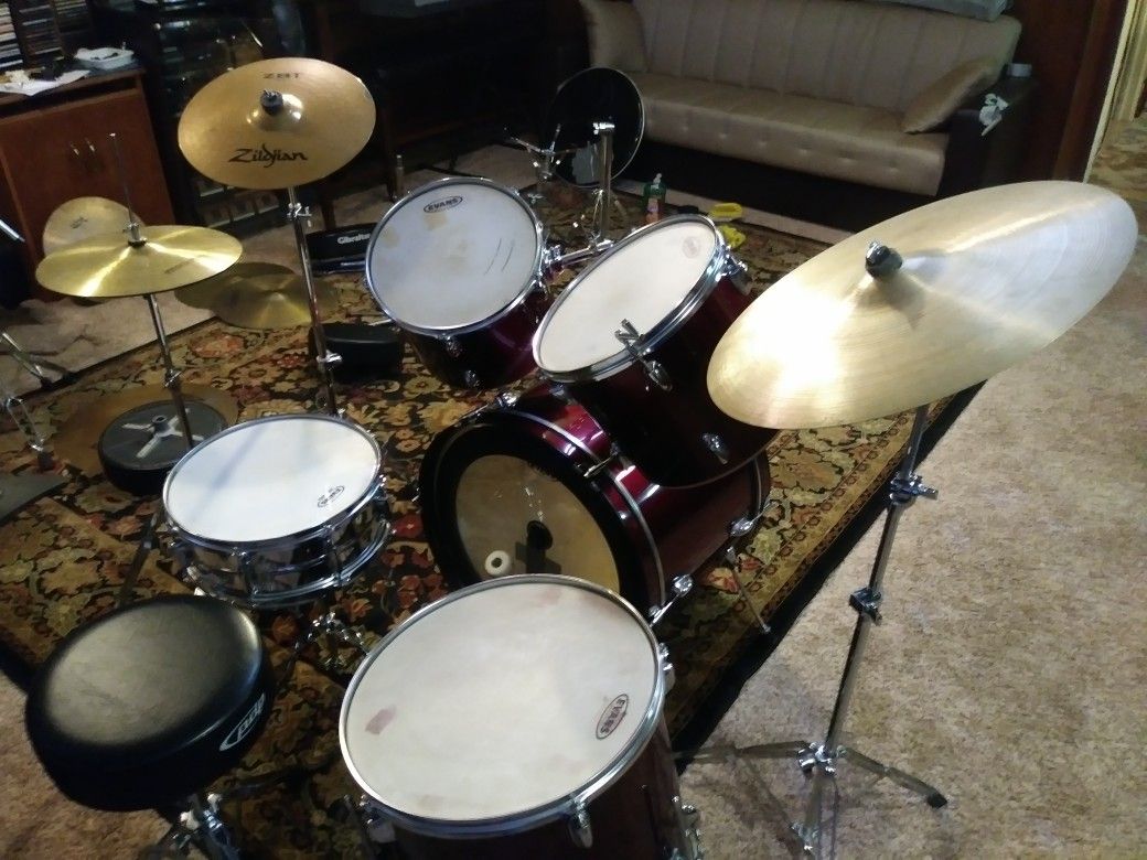5 pc drum set with symptoms hardware n throne..PDP..$650