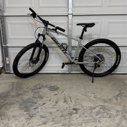 Moutan Bike