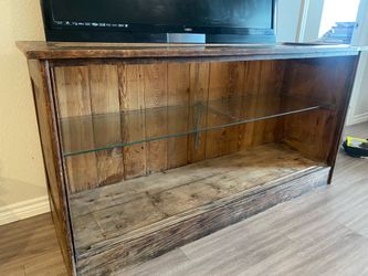 Entertainment center